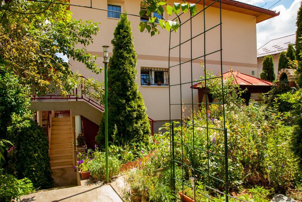 Lavender House Apartment ซาราเยโว ภายนอก รูปภาพ